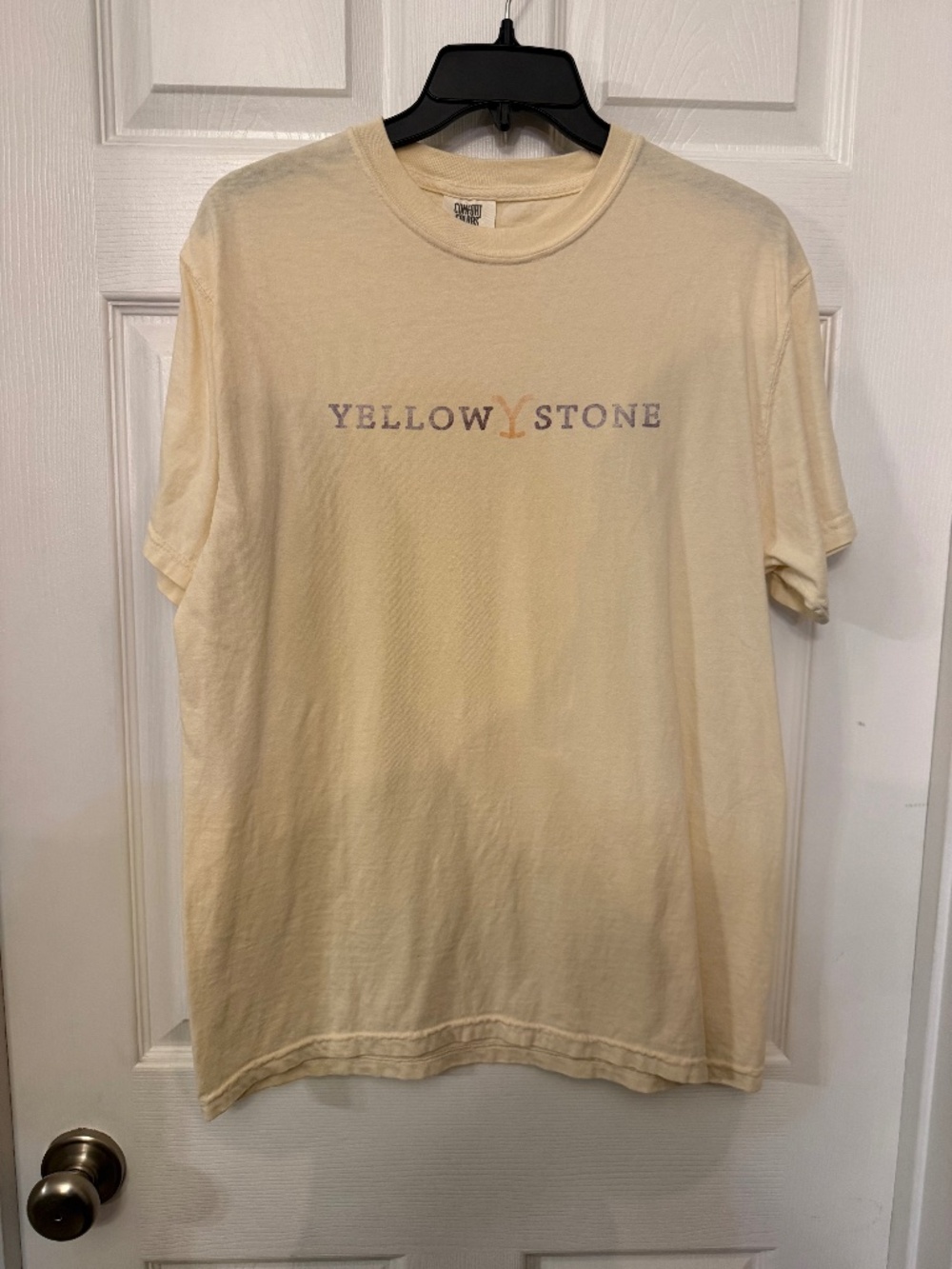 COMFORT COLORS Cream Short Sleeve "Yellowstone" Graphic T-Shirt, Size M